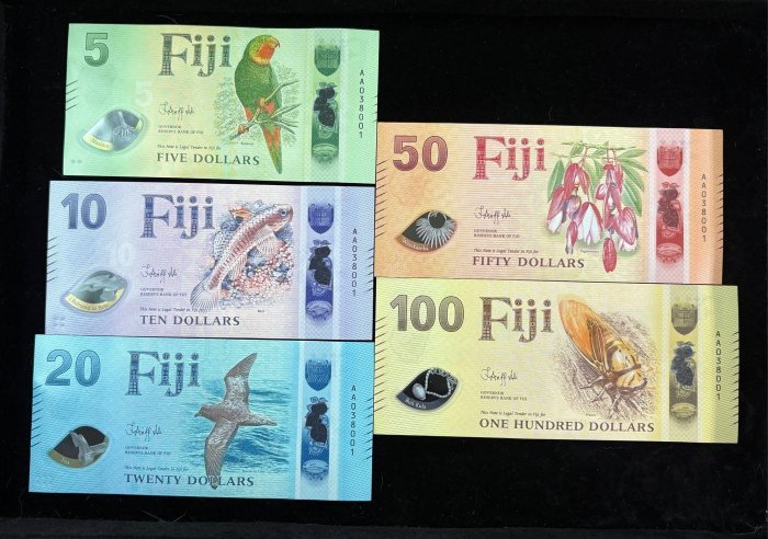 B257-FIJI-ND (2026)斐濟塑膠紙幣-5-100 Dollars全同號鈔（B）