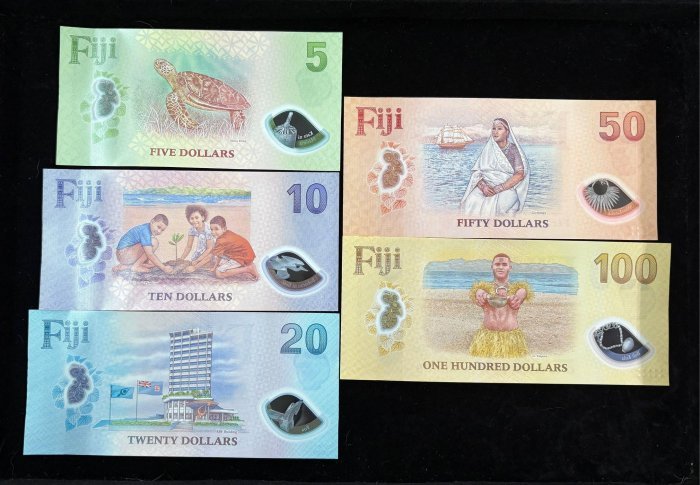 B257-FIJI-ND (2026)斐濟塑膠紙幣-5-100 Dollars全同號鈔（B）